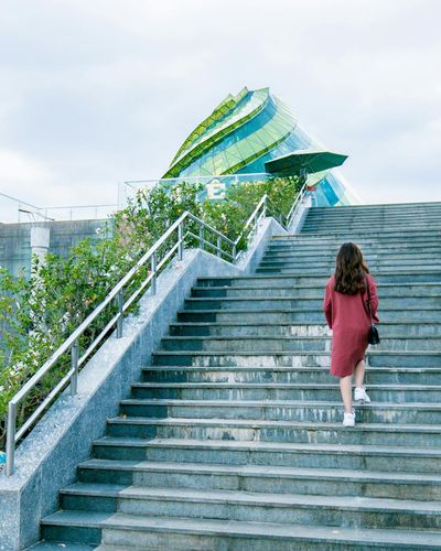 Active walking step in a modern studio environment